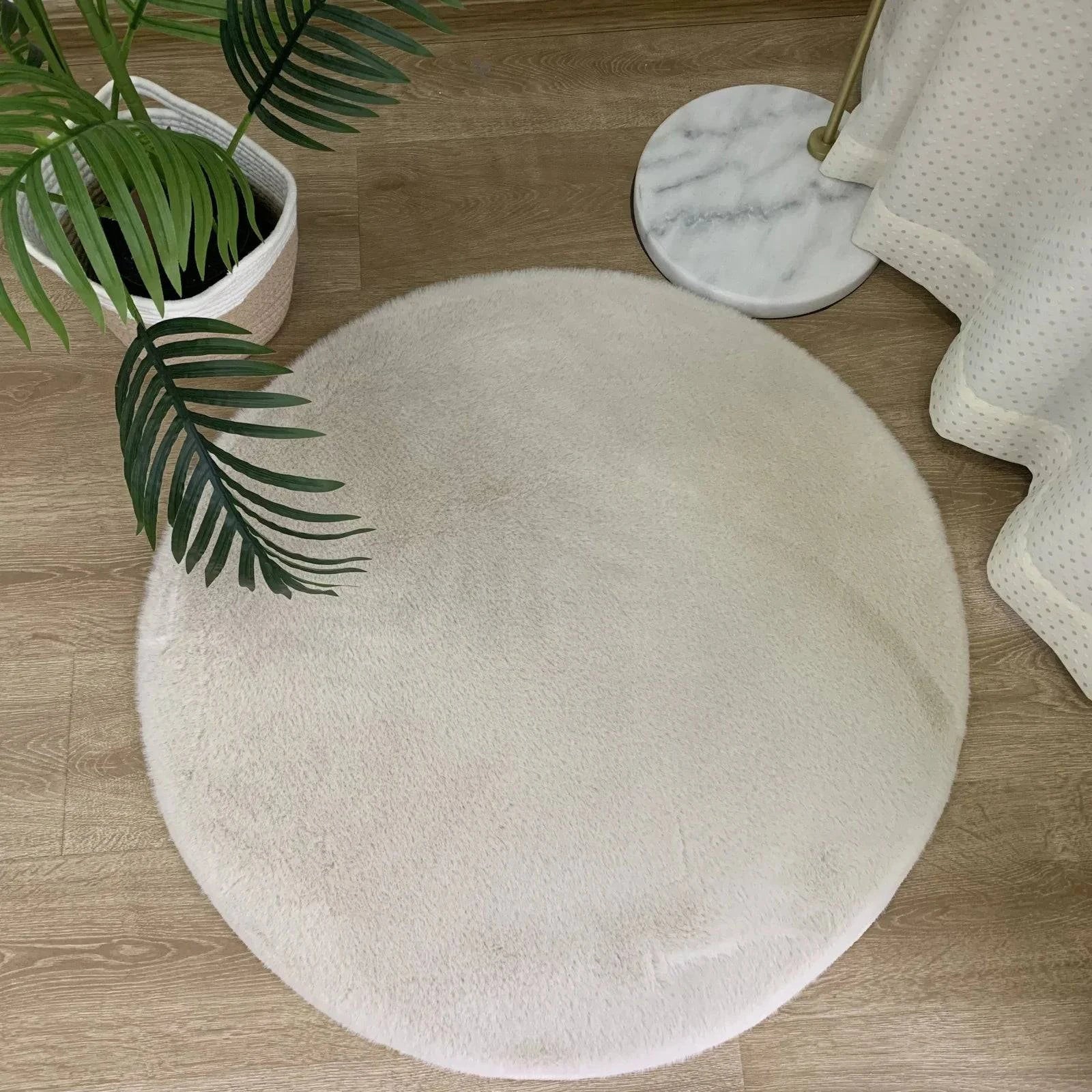 Covor Tip Blanita, ivory, rotund, antiderapant - EmaCarpets