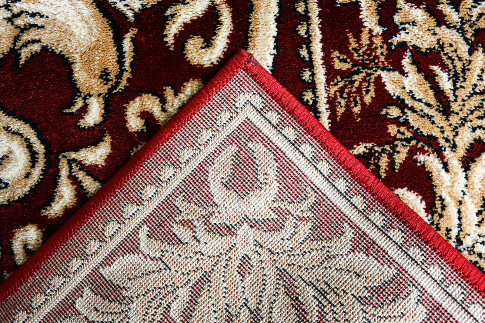 Covor Lotos EMA 004 cu vultur, dreptunghiular, orizontal, grena - EmaCarpets