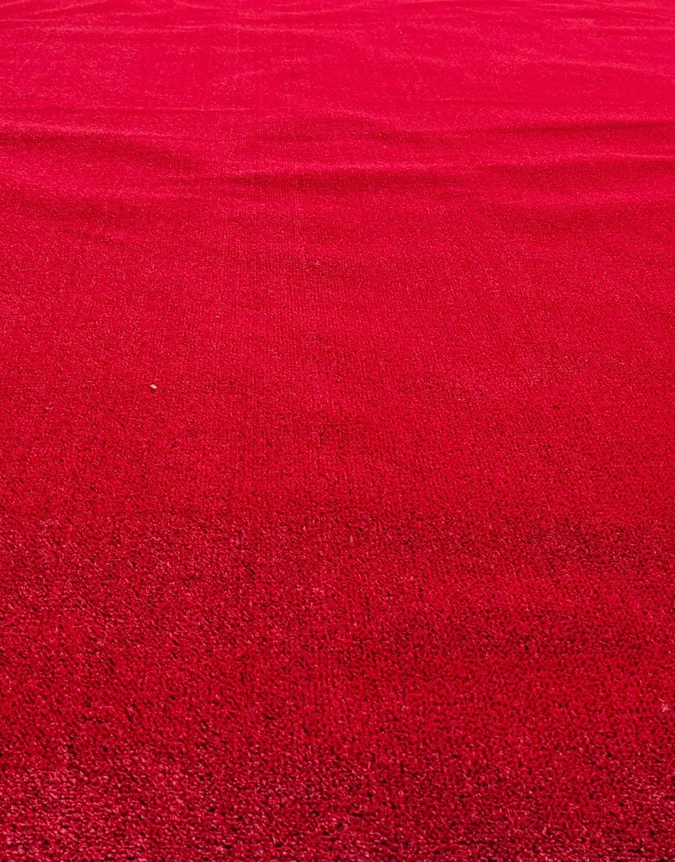 Gazon artificial rosu, latimea rolei este de 400 cm - EmaCarpets