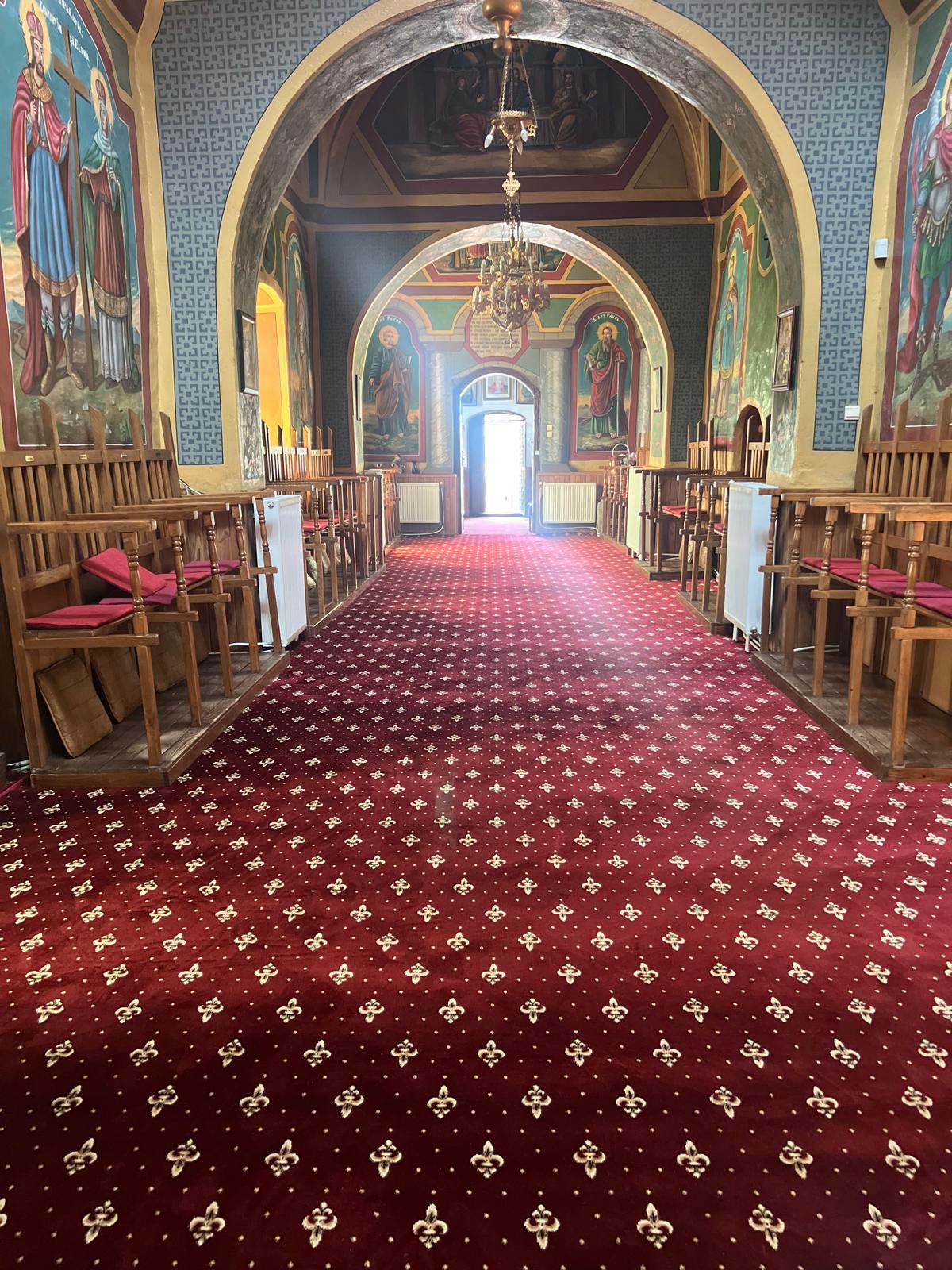 Mocheta Biserica crini 15033, rosu - EmaCarpets