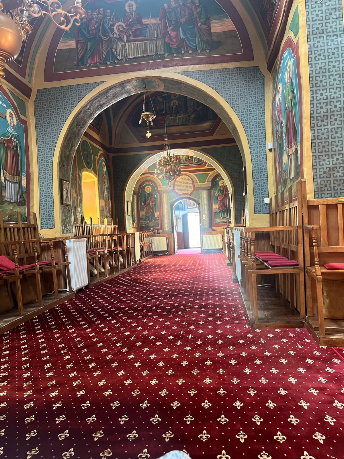 Mocheta Biserica crini 15033, rosu - EmaCarpets