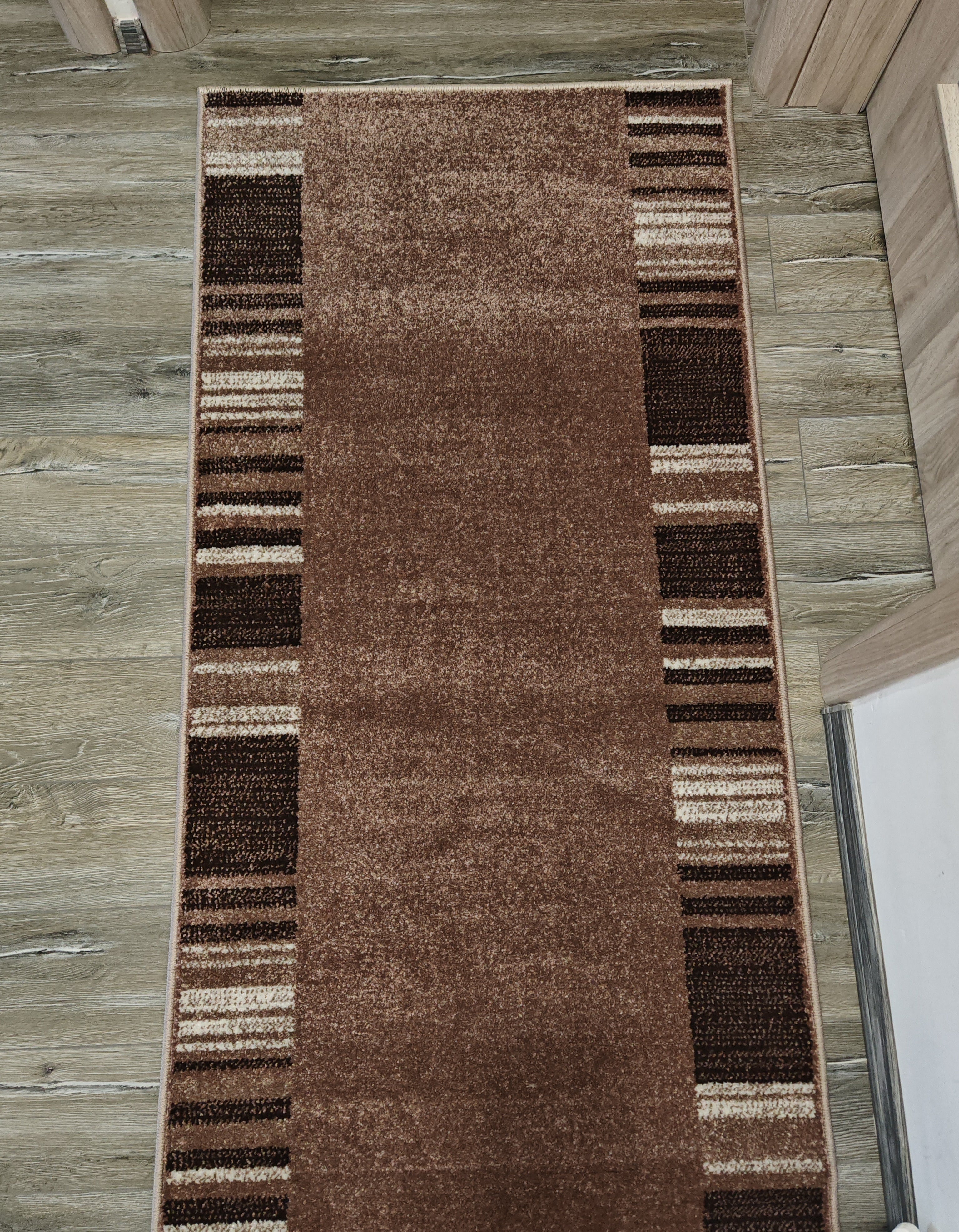 Traversa Mira,model 070 bej/maro, latime 60 cm (surfilata) - EmaCarpets