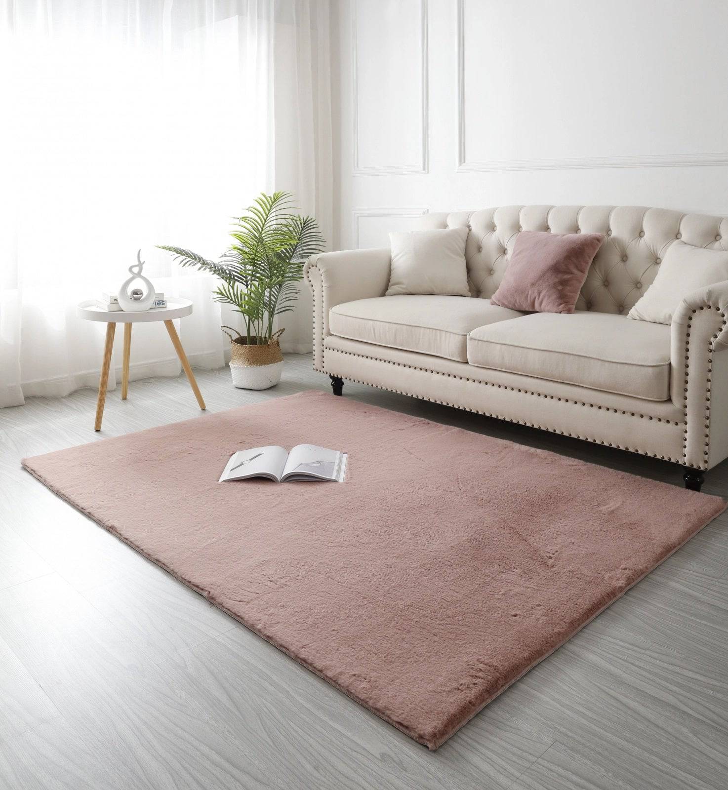 Covor Tip Blanita, roz, antiderapant - EmaCarpets