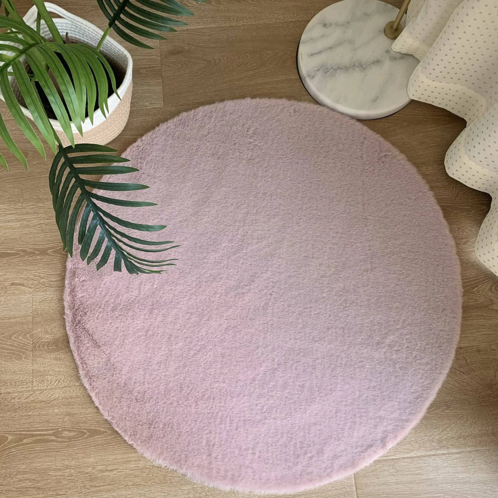 Covor Tip Blanita, roz, rotund, antiderapant - EmaCarpets
