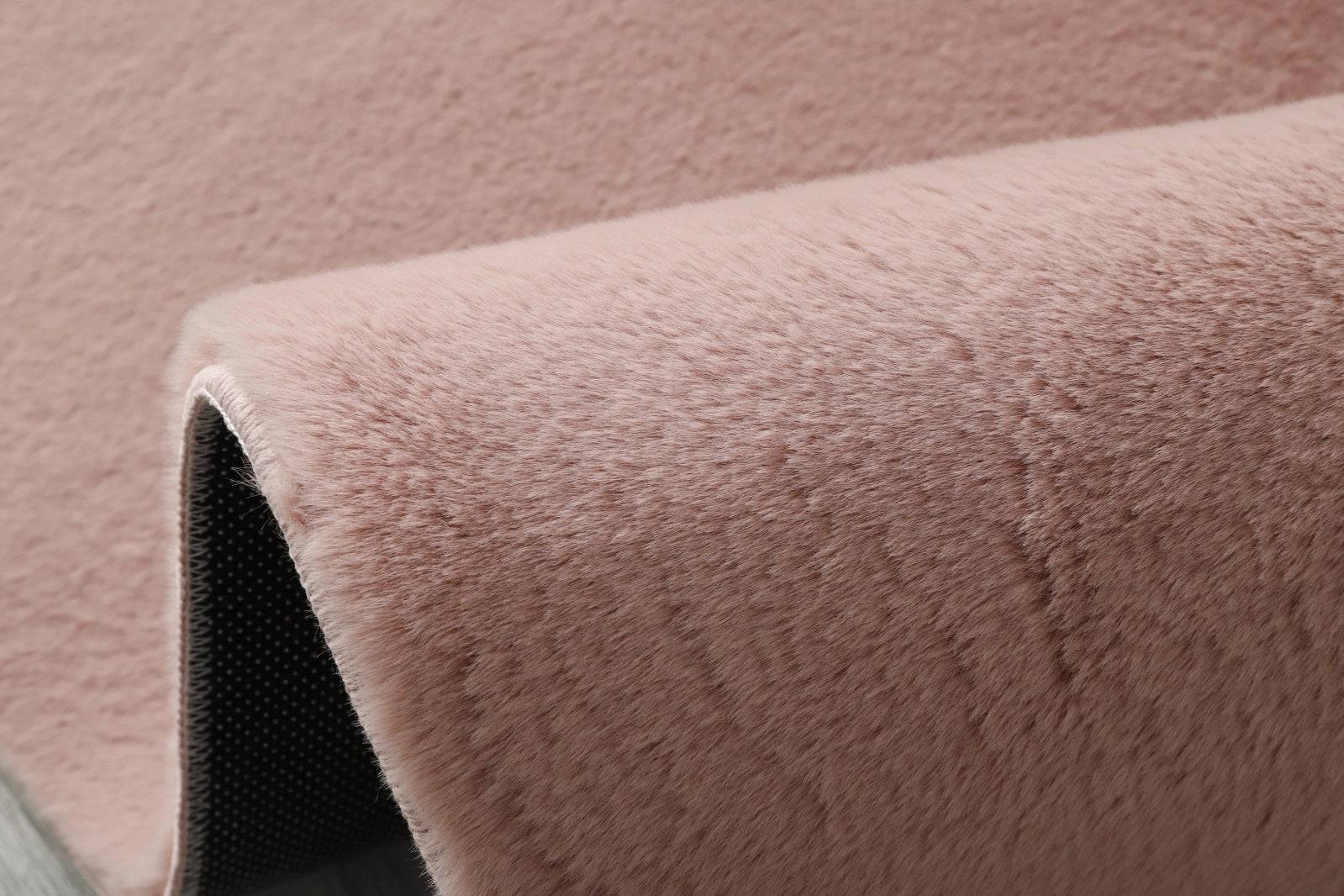Covor Tip Blanita, roz, antiderapant - EmaCarpets
