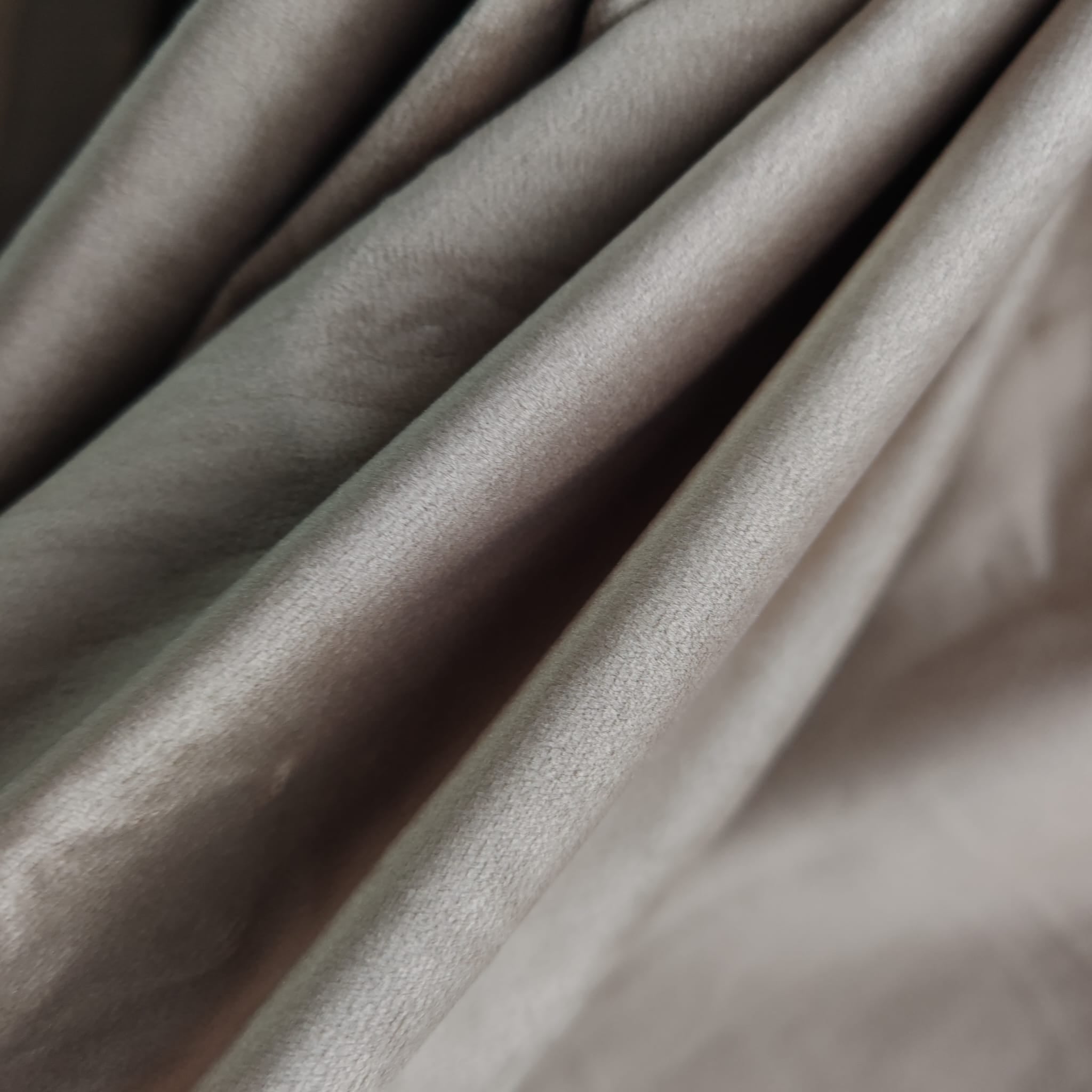 Draperie French Velvet V6 Blackout, cu inele, 150 x 250 cm -2 buc