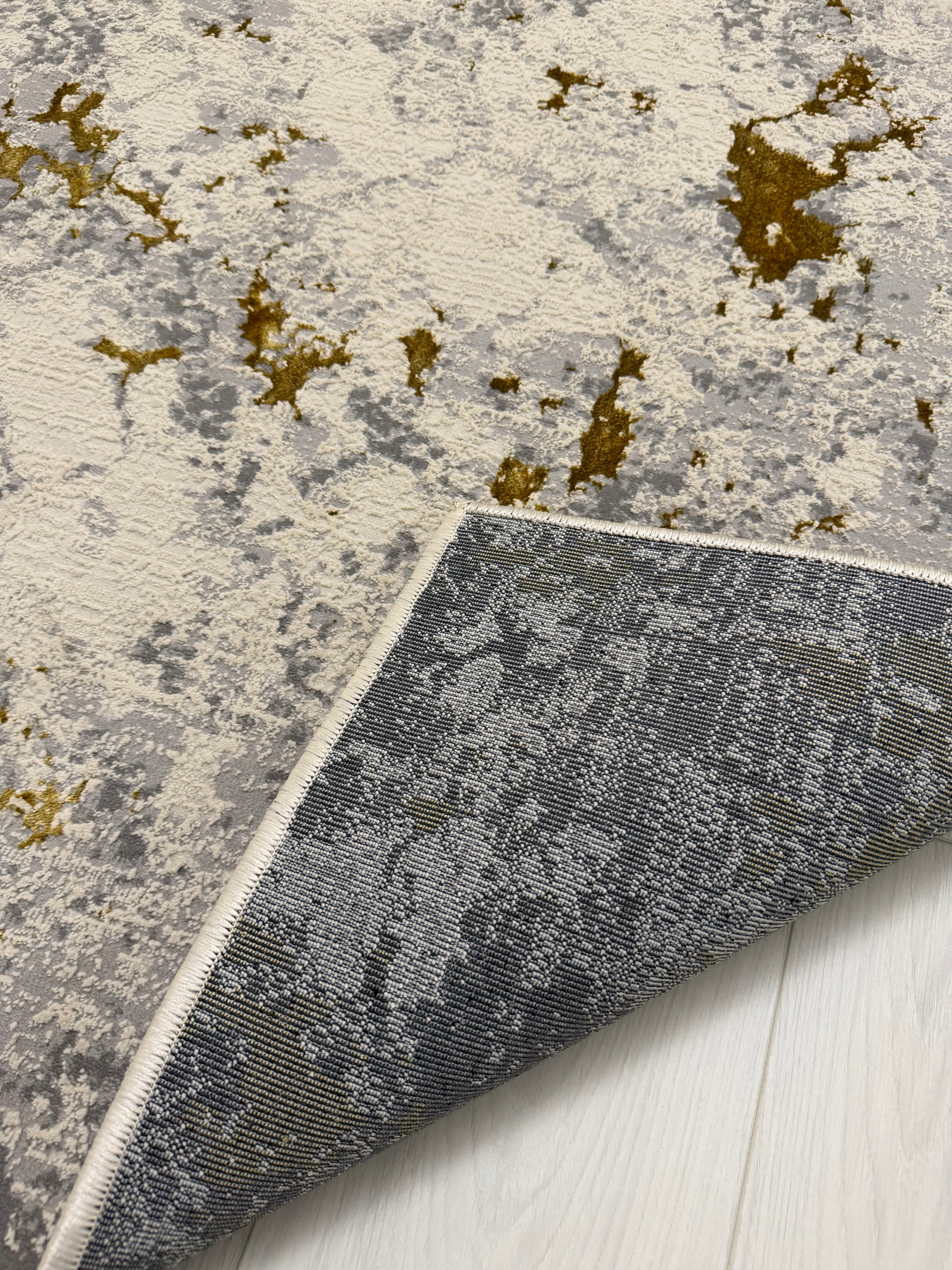 Traversa_Sena3_gold_Ema_Carpets